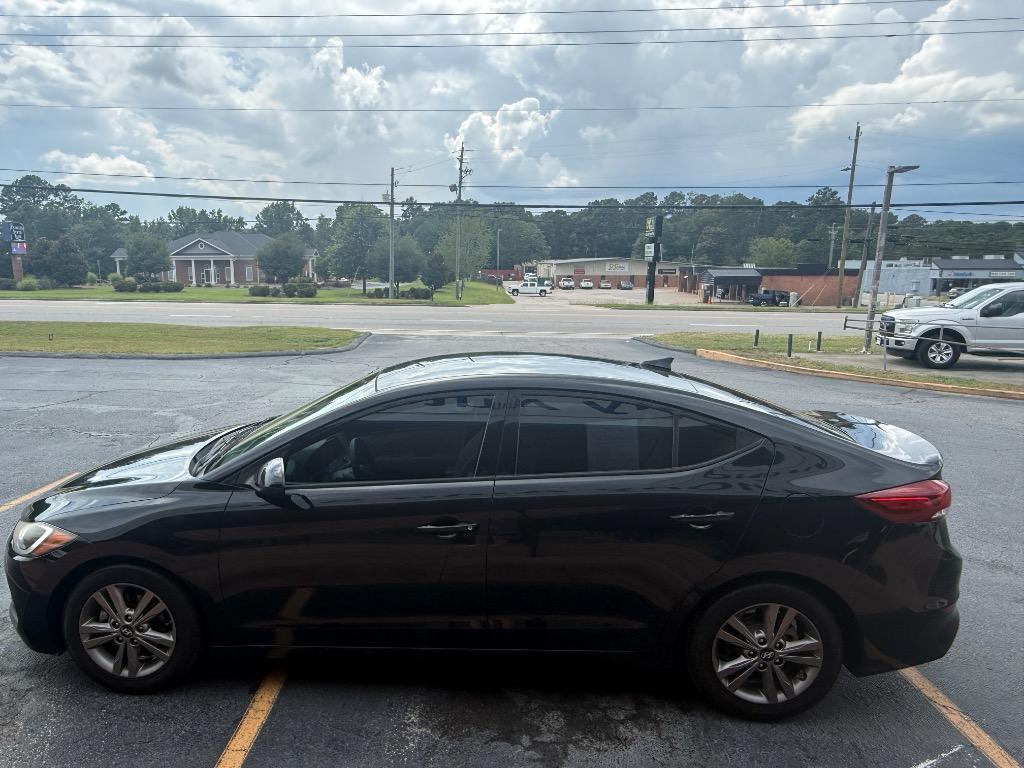 2018 Hyundai Elantra - $15,499
