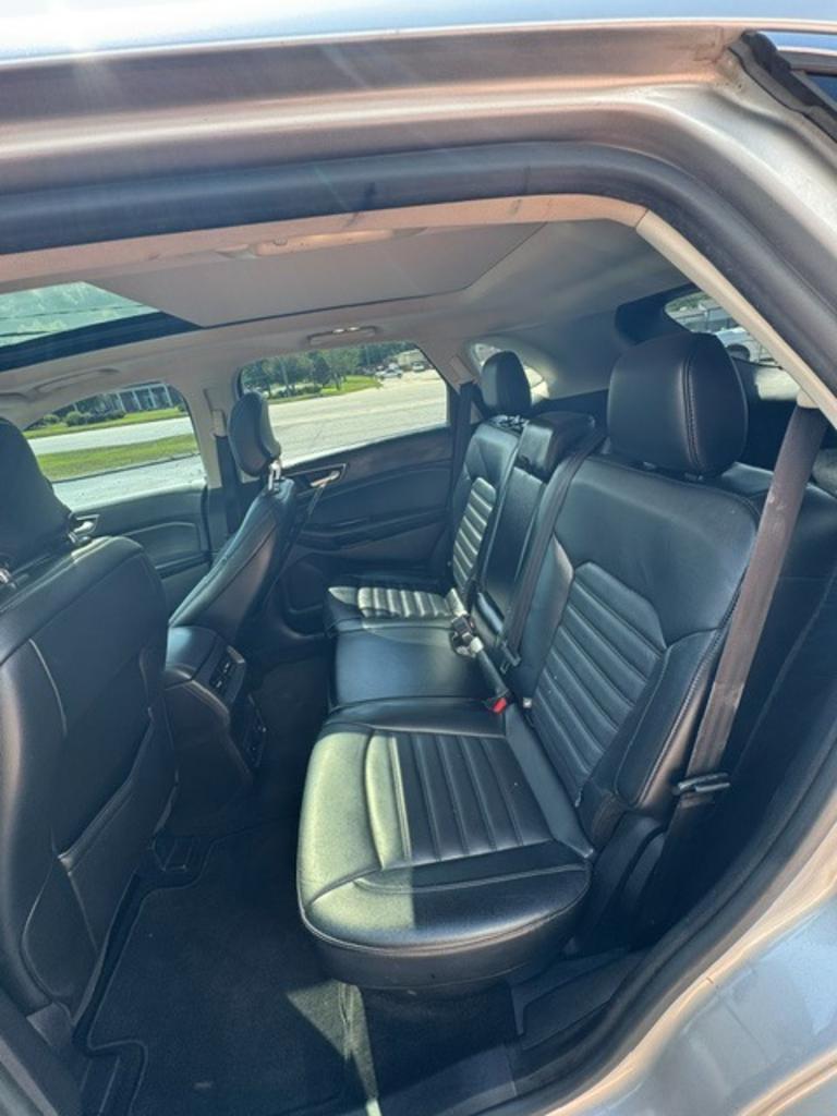 2015 Ford Edge - $14,999