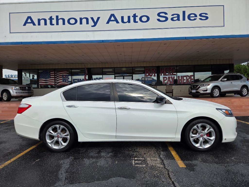 2015 Honda Accord - $16,999