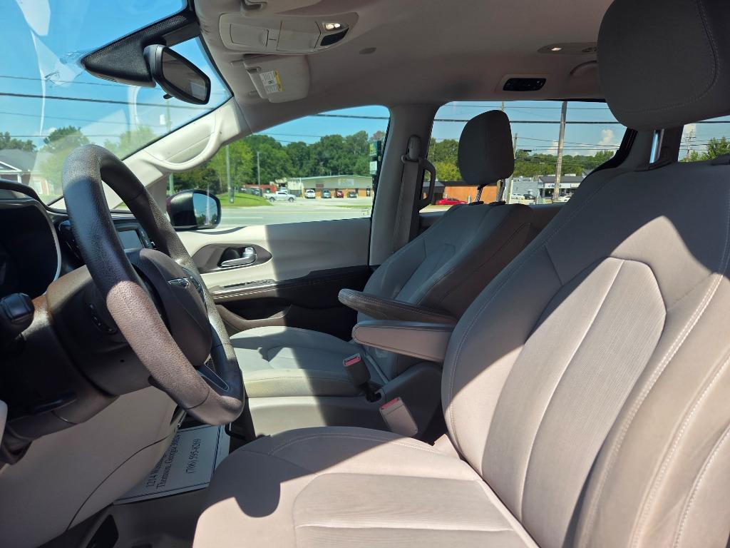 2017 Chrysler Pacifica - $16,999