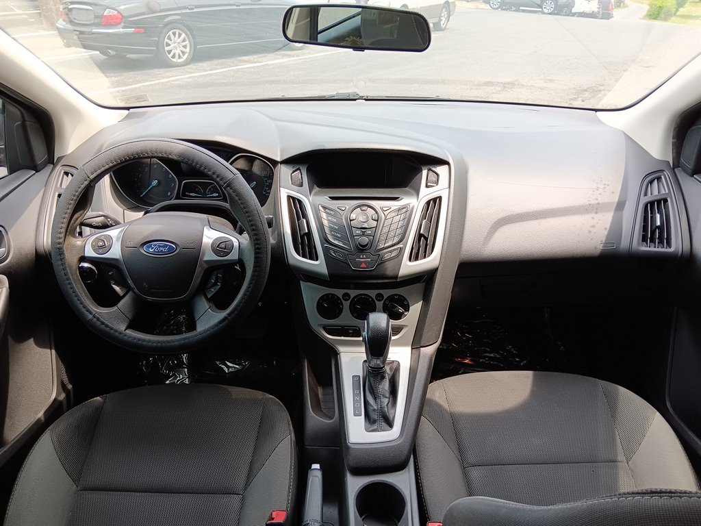 2013 Ford Focus SE photo