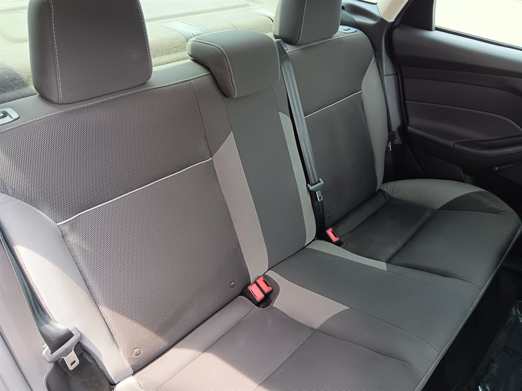 2013 Ford Focus SE photo