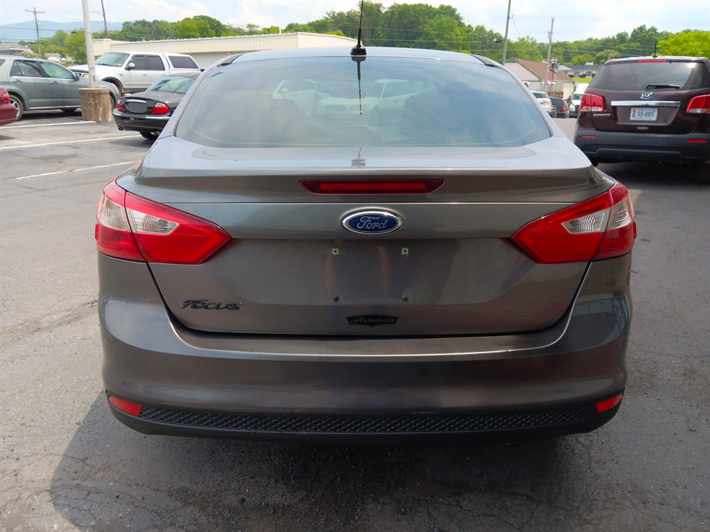 2013 Ford Focus SE photo