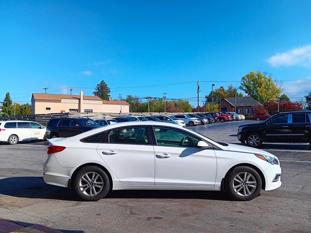2016 Hyundai Sonata - $13,995
