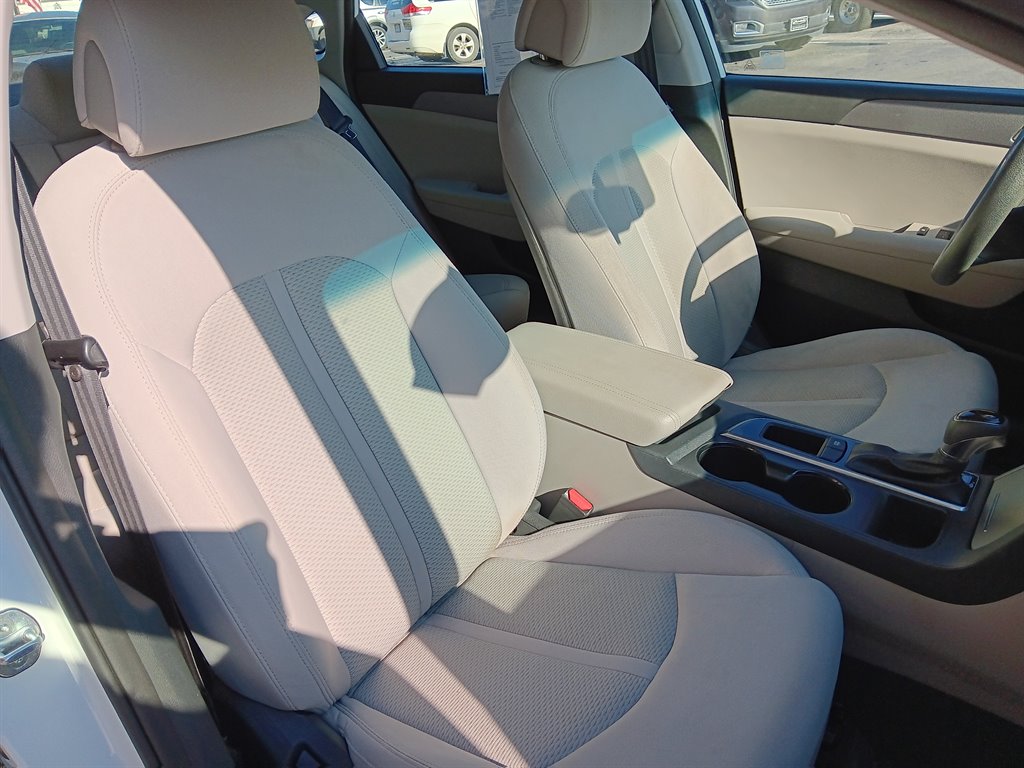 2016 Hyundai Sonata - $13,995