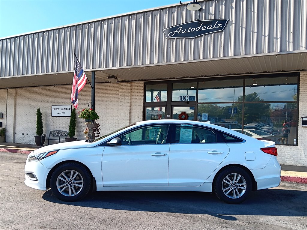 2016 Hyundai Sonata - $13,995