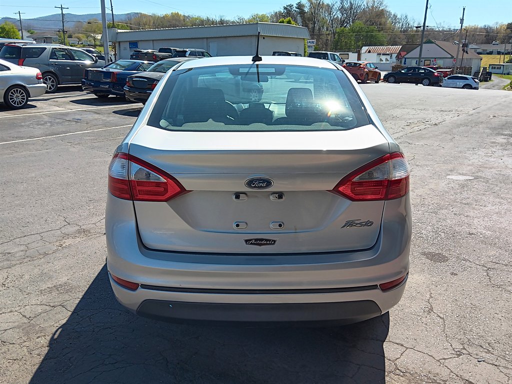 2015 Ford Fiesta - $6,995
