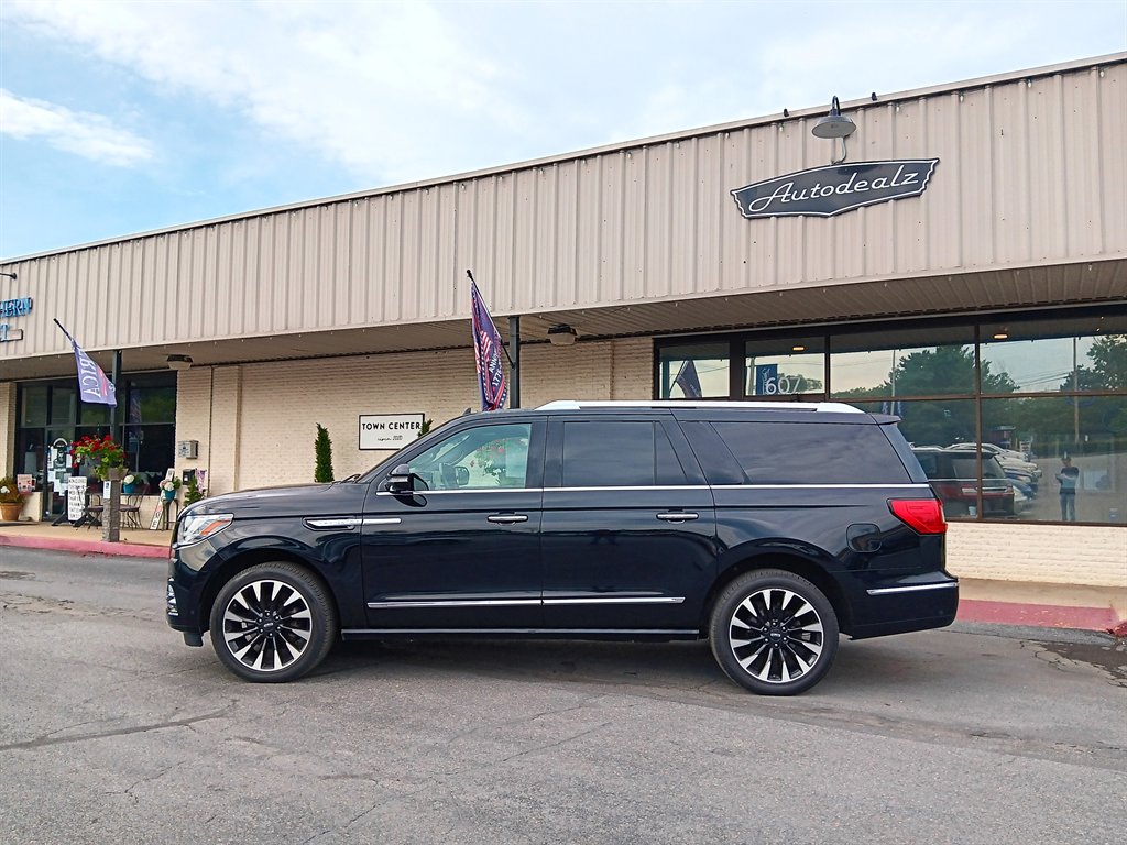 2018 Lincoln Navigator - $35,995