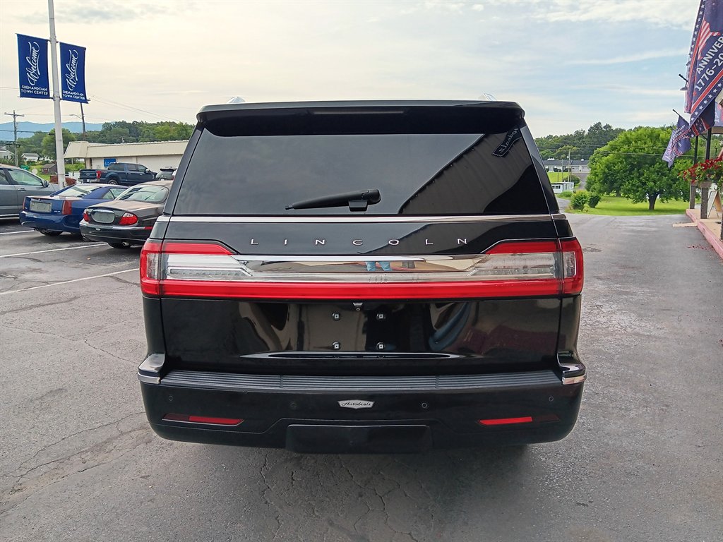 2018 Lincoln Navigator - $35,995