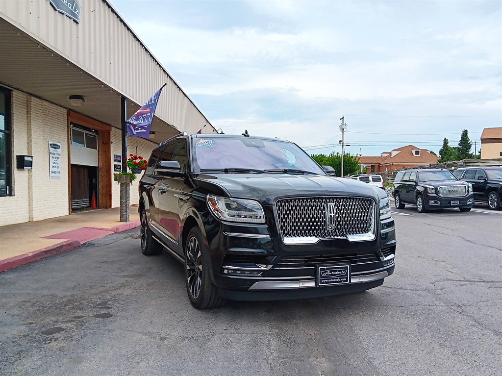 2018 Lincoln Navigator - $35,995