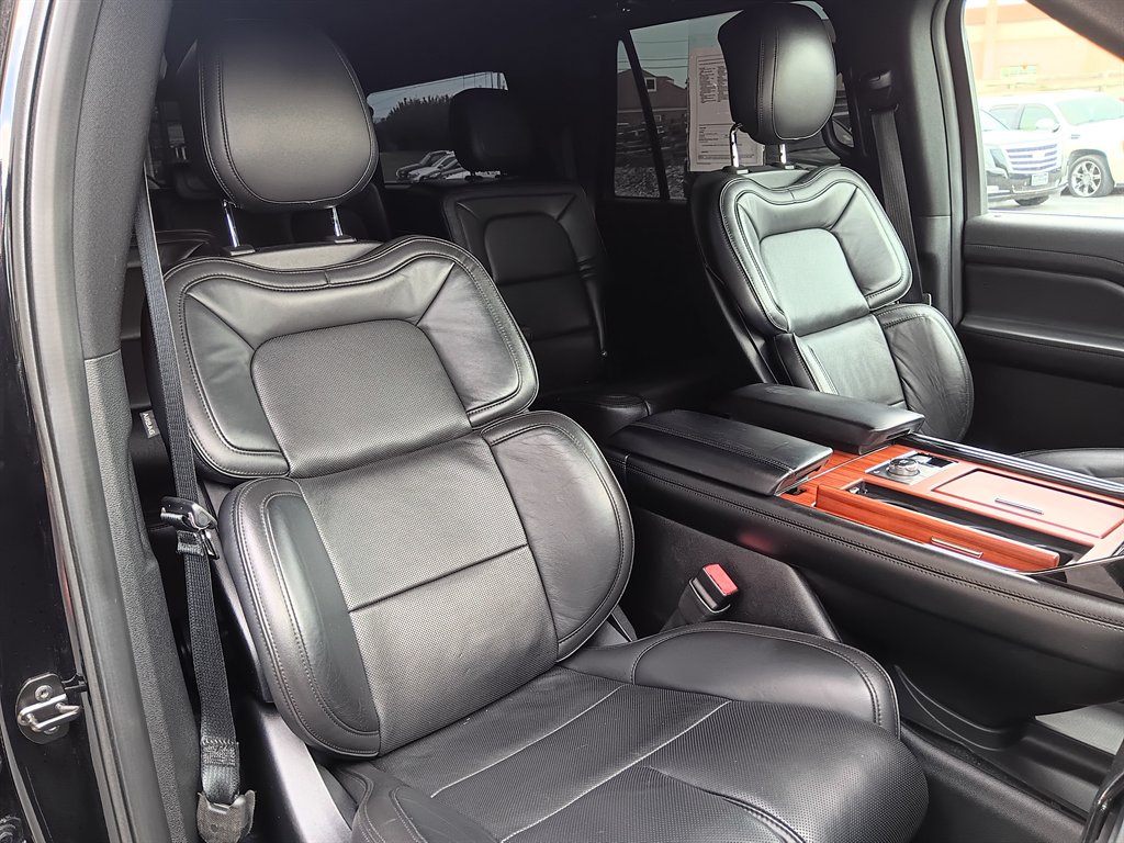 2018 Lincoln Navigator - $35,995