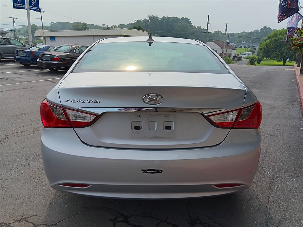 2011 Hyundai Sonata - $9,995