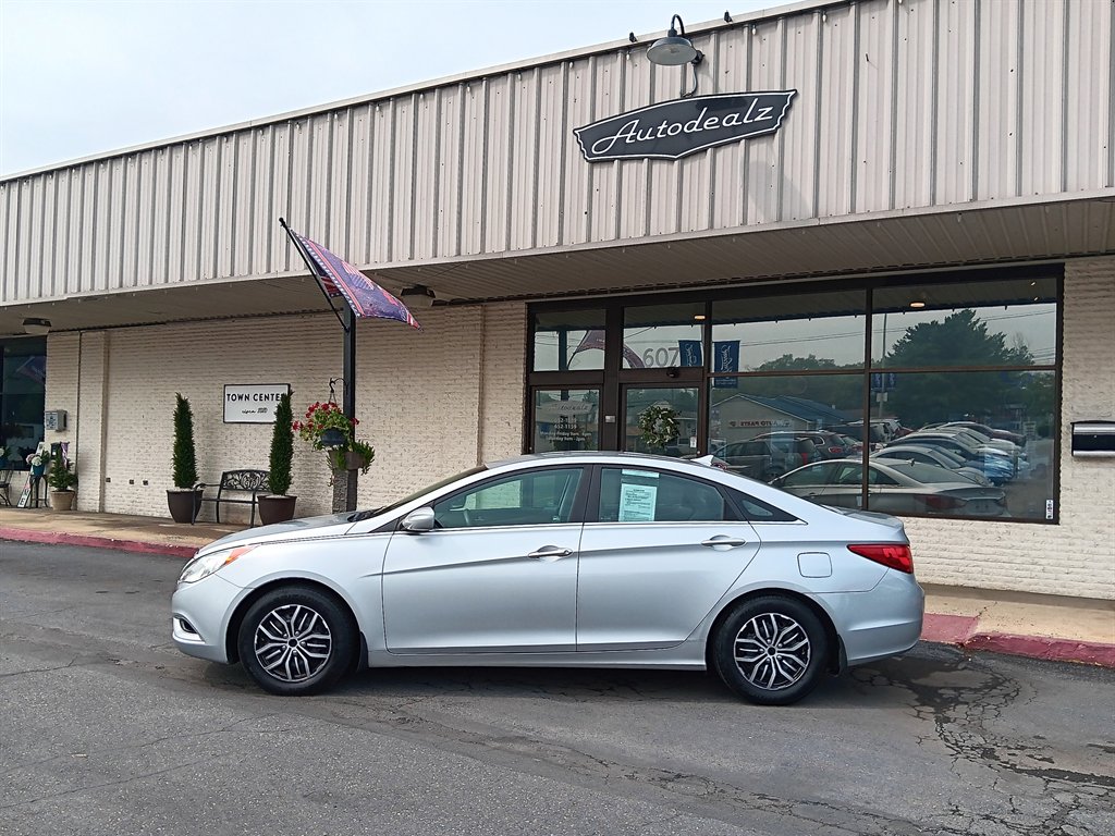 2011 Hyundai Sonata - $9,995