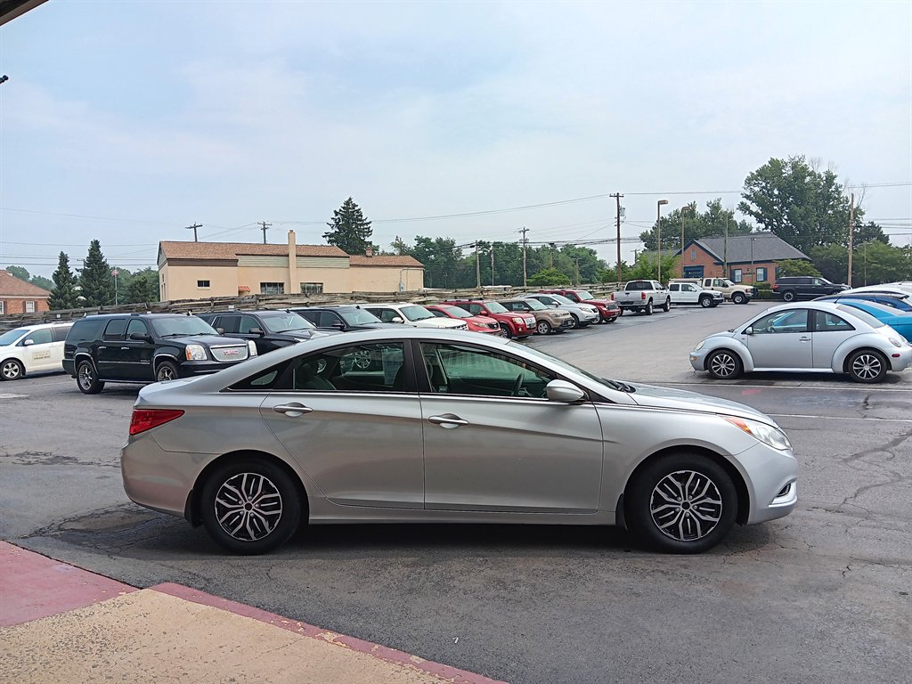 2011 Hyundai Sonata - $9,995