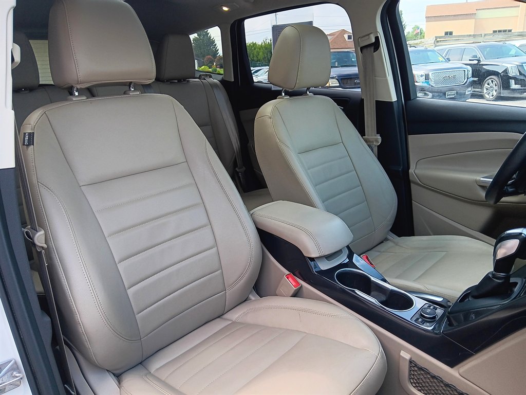 2014 Ford Escape - $10,995