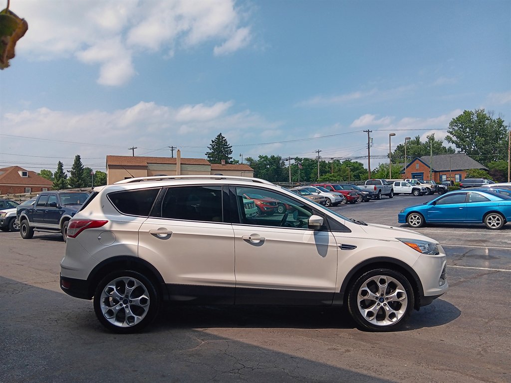 2014 Ford Escape - $10,995