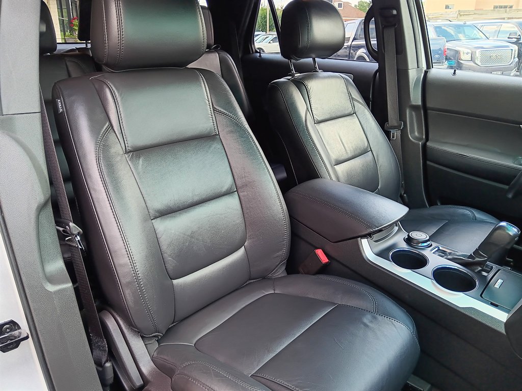 2014 Ford Explorer - $13,995