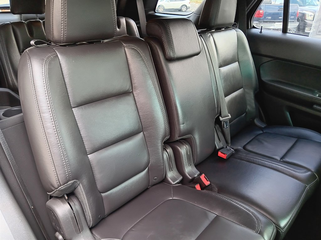 2014 Ford Explorer - $13,995