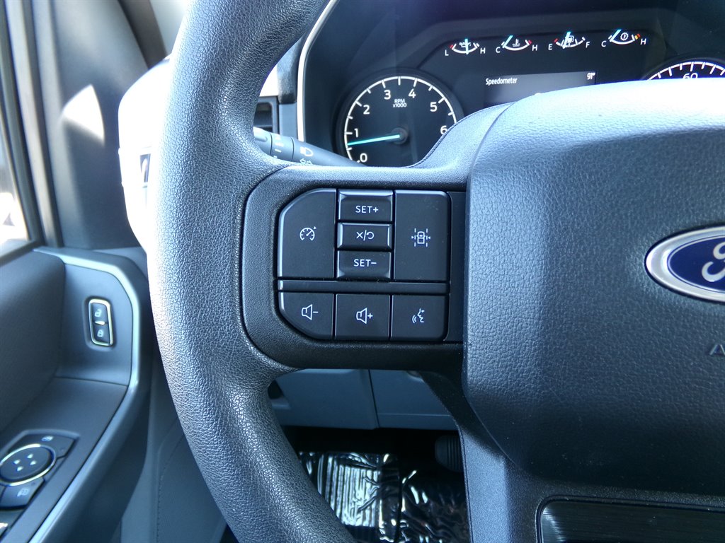 2023 Ford F150 XLT photo