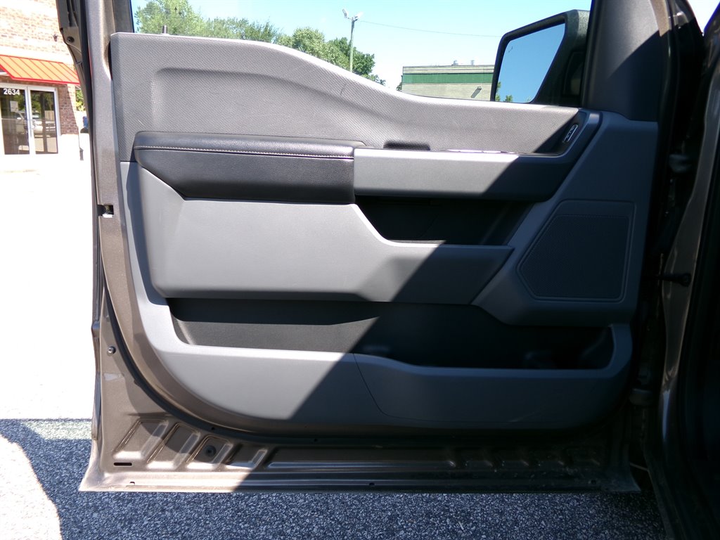 2023 Ford F150 XLT photo