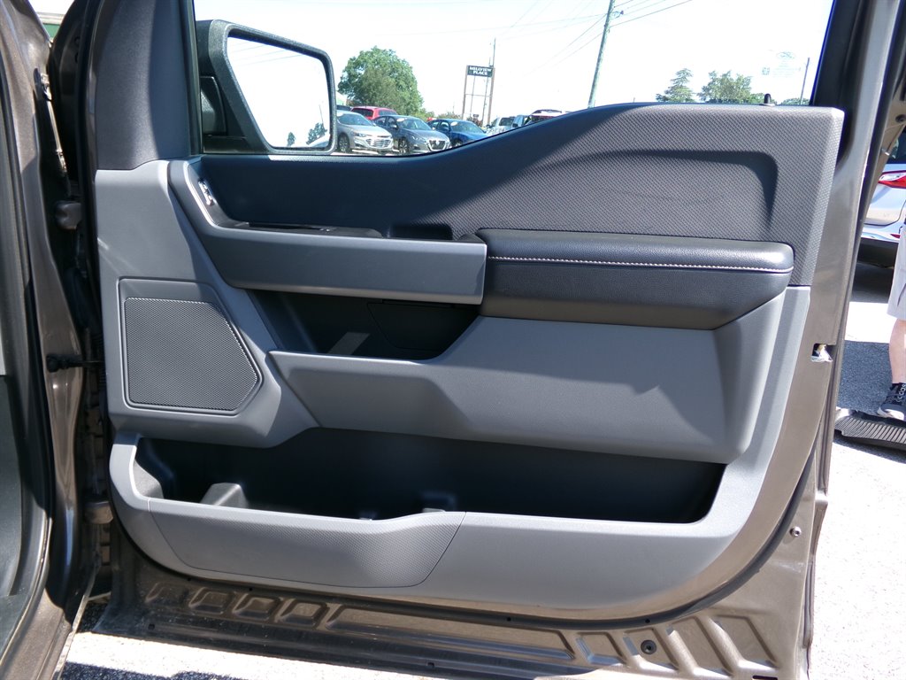 2023 Ford F150 XLT photo
