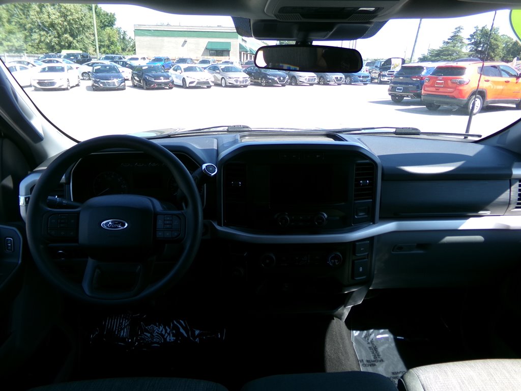 2023 Ford F150 XLT photo