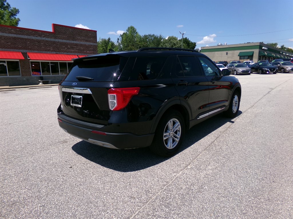2023 Ford Explorer XLT photo