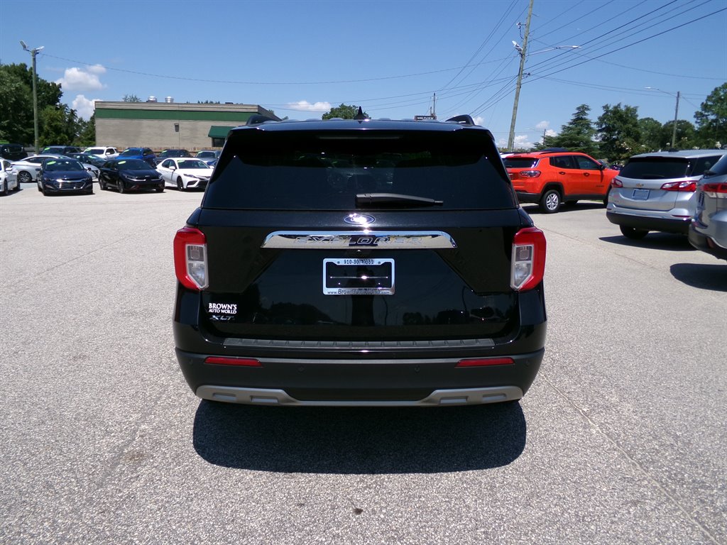 2023 Ford Explorer XLT photo