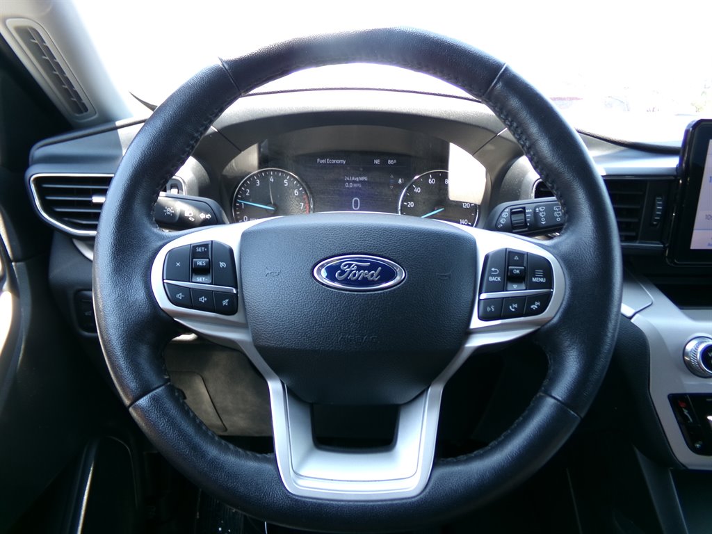 2023 Ford Explorer XLT photo