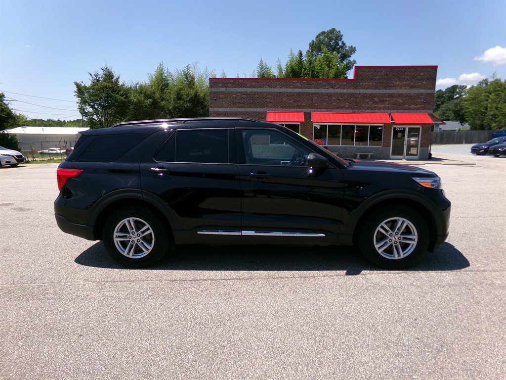 2023 Ford Explorer XLT photo