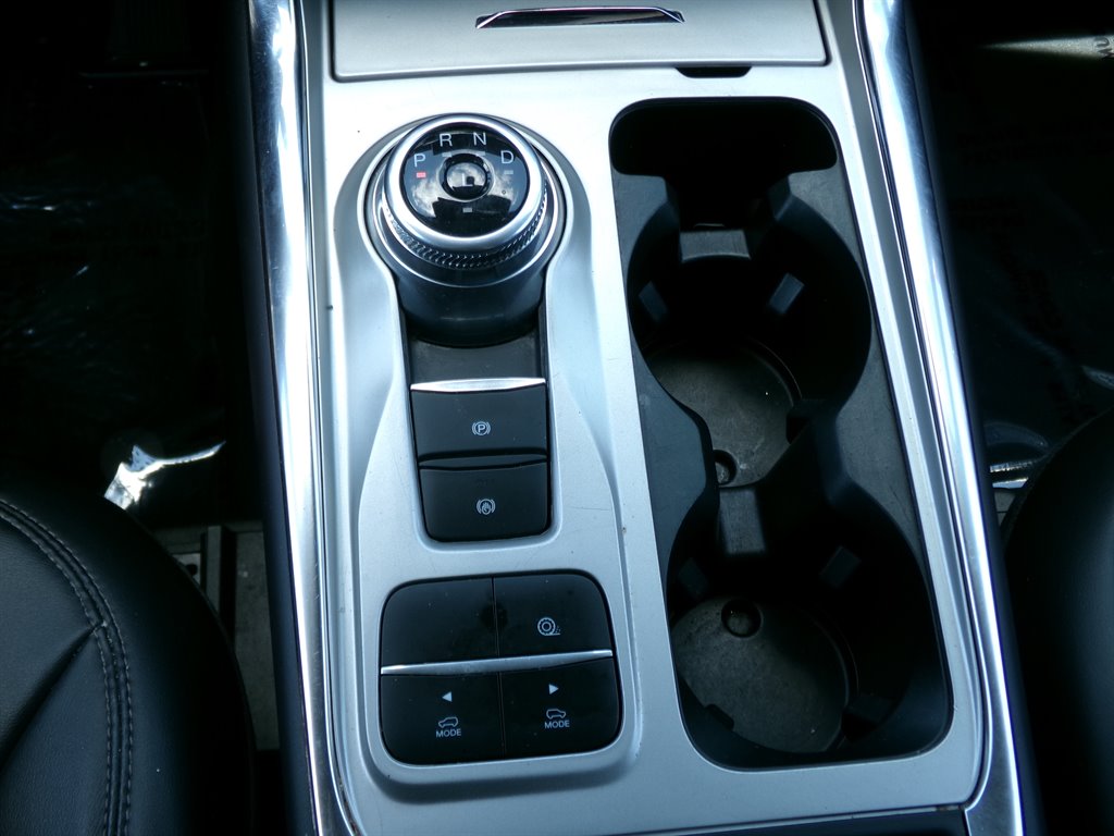2023 Ford Explorer XLT photo