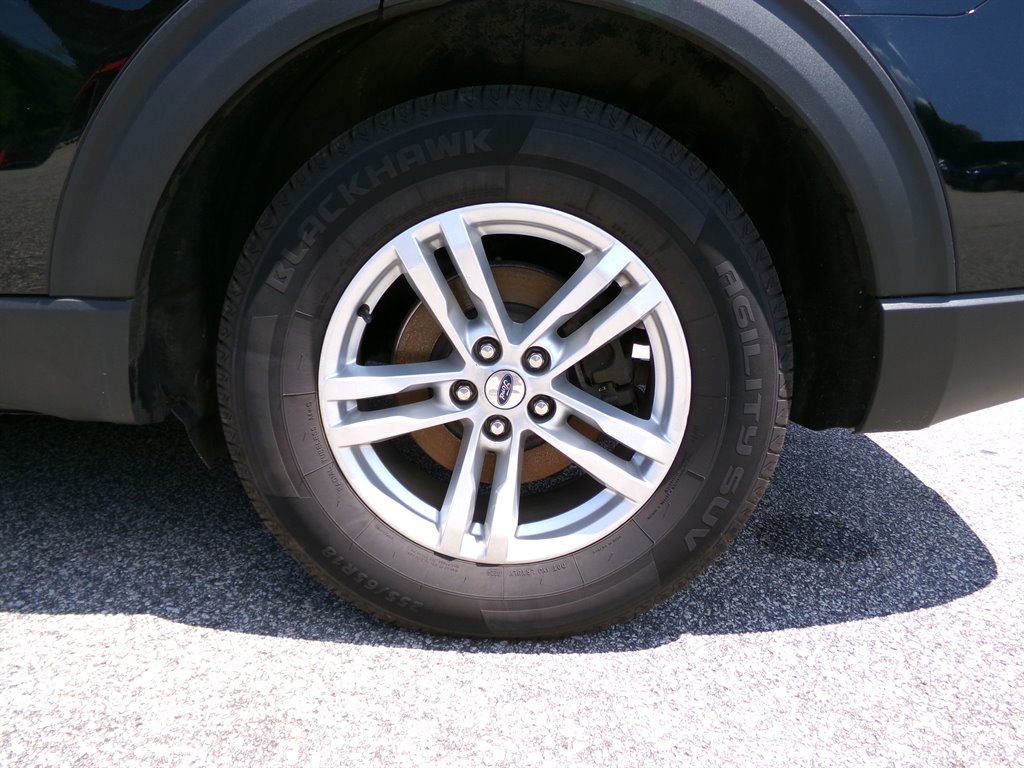 2023 Ford Explorer XLT photo