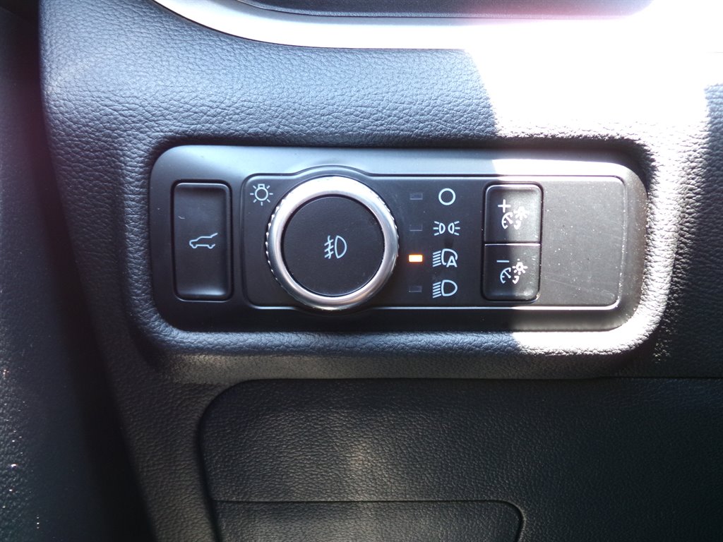 2023 Ford Explorer XLT photo