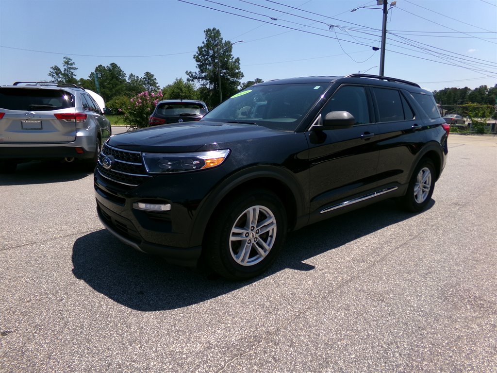 2023 Ford Explorer XLT photo