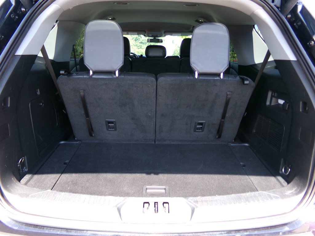 2023 Ford Explorer XLT photo