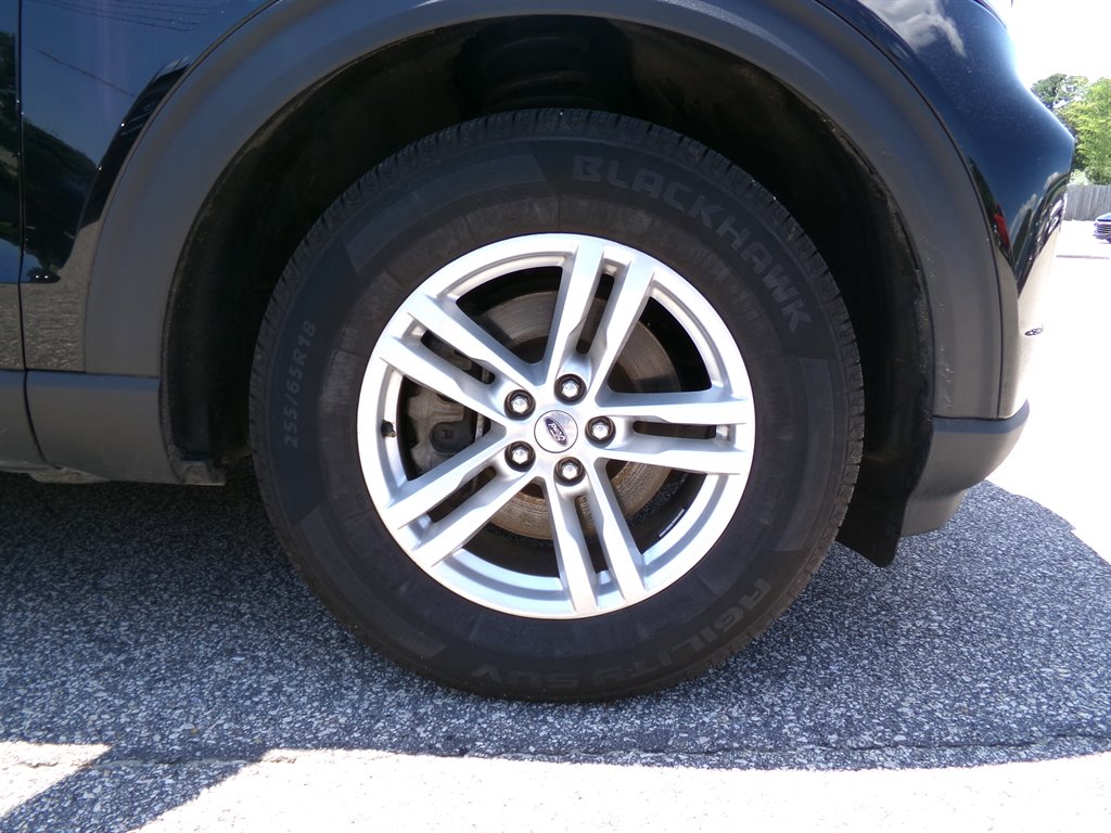 2023 Ford Explorer XLT photo
