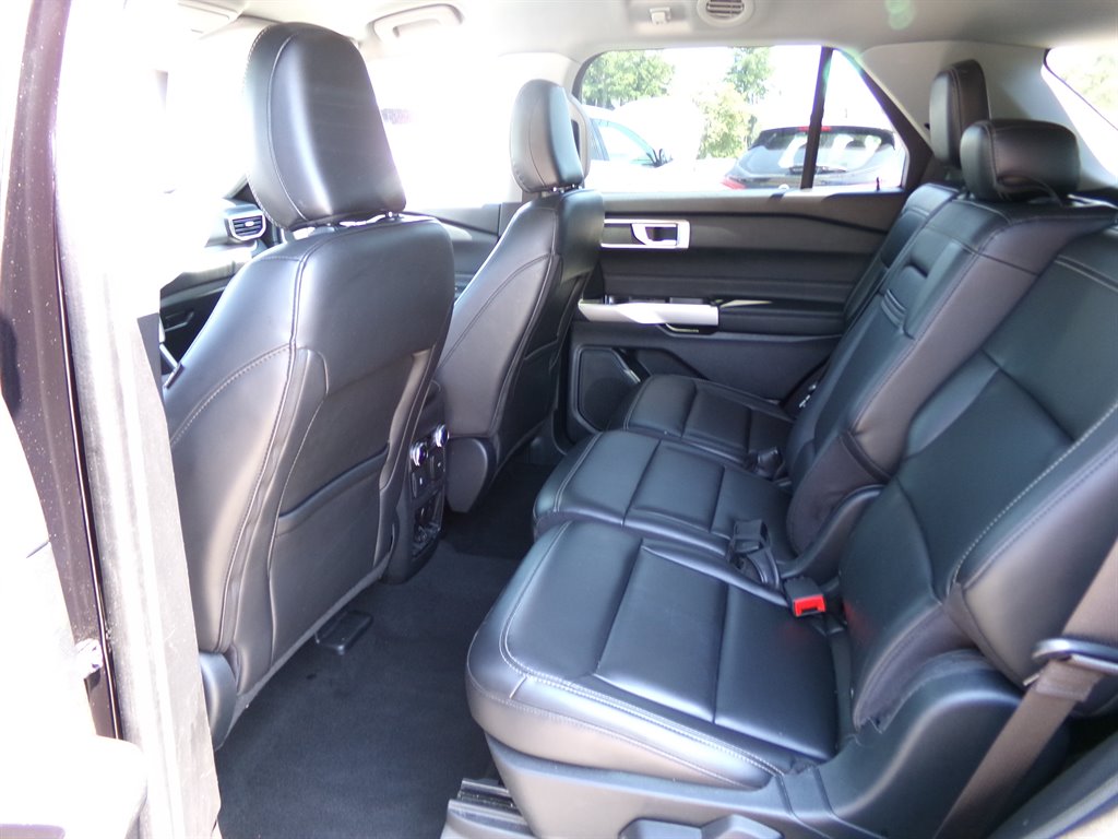 2023 Ford Explorer XLT photo