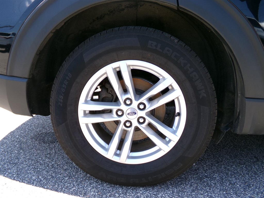 2023 Ford Explorer XLT photo