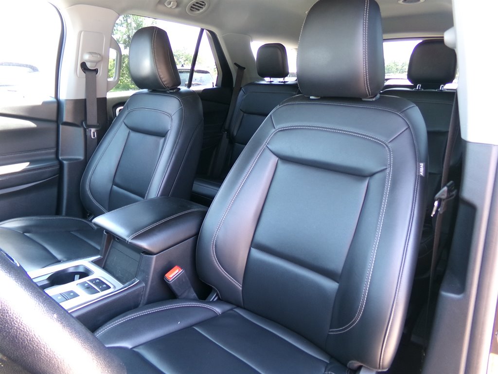 2023 Ford Explorer XLT photo