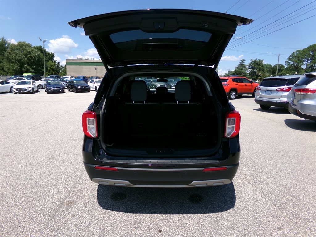 2023 Ford Explorer XLT photo