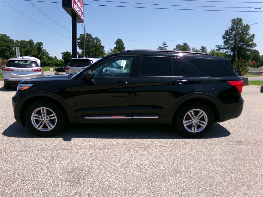 2023 Ford Explorer XLT photo
