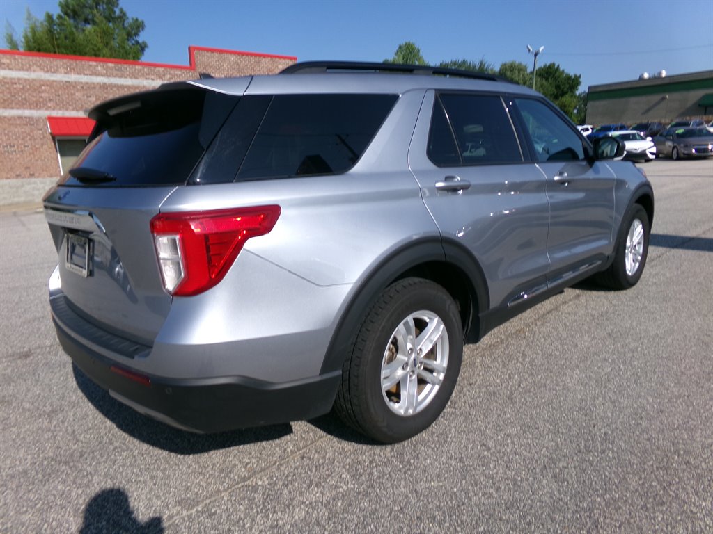 2023 Ford Explorer XLT photo