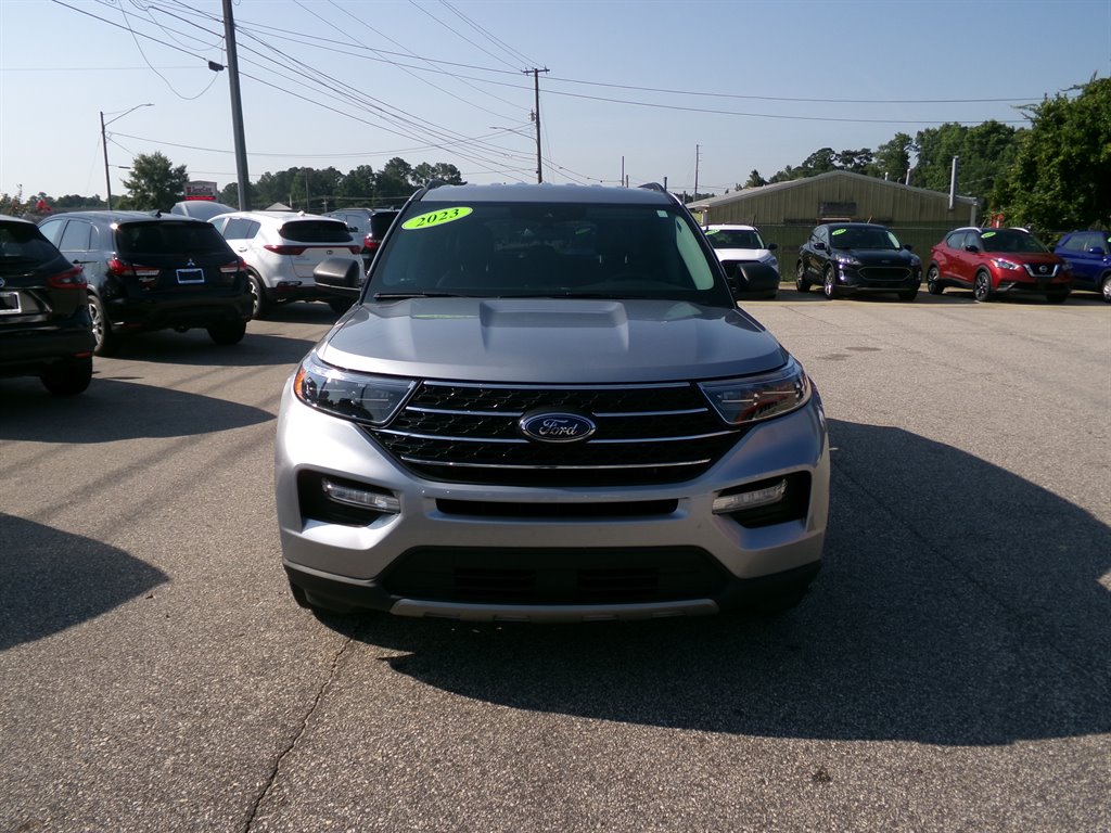 2023 Ford Explorer XLT photo