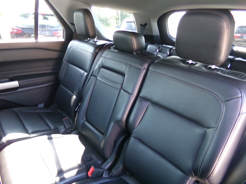 2023 Ford Explorer XLT photo