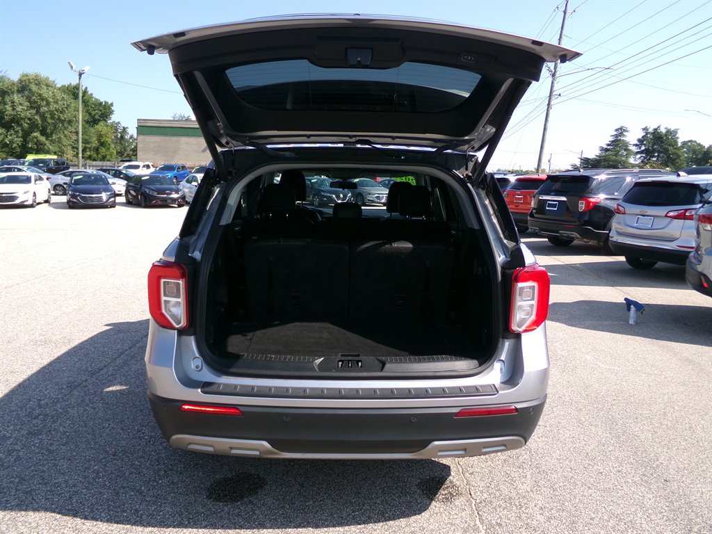 2023 Ford Explorer XLT photo