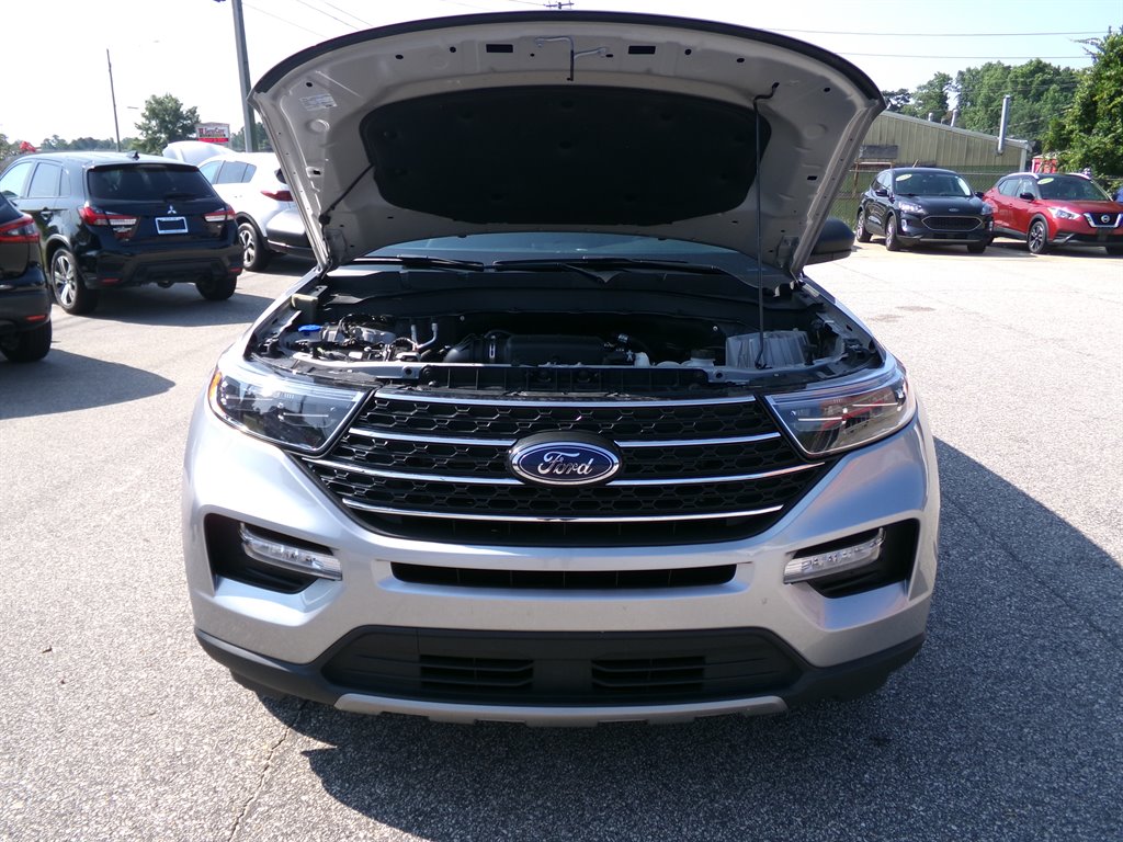 2023 Ford Explorer XLT photo