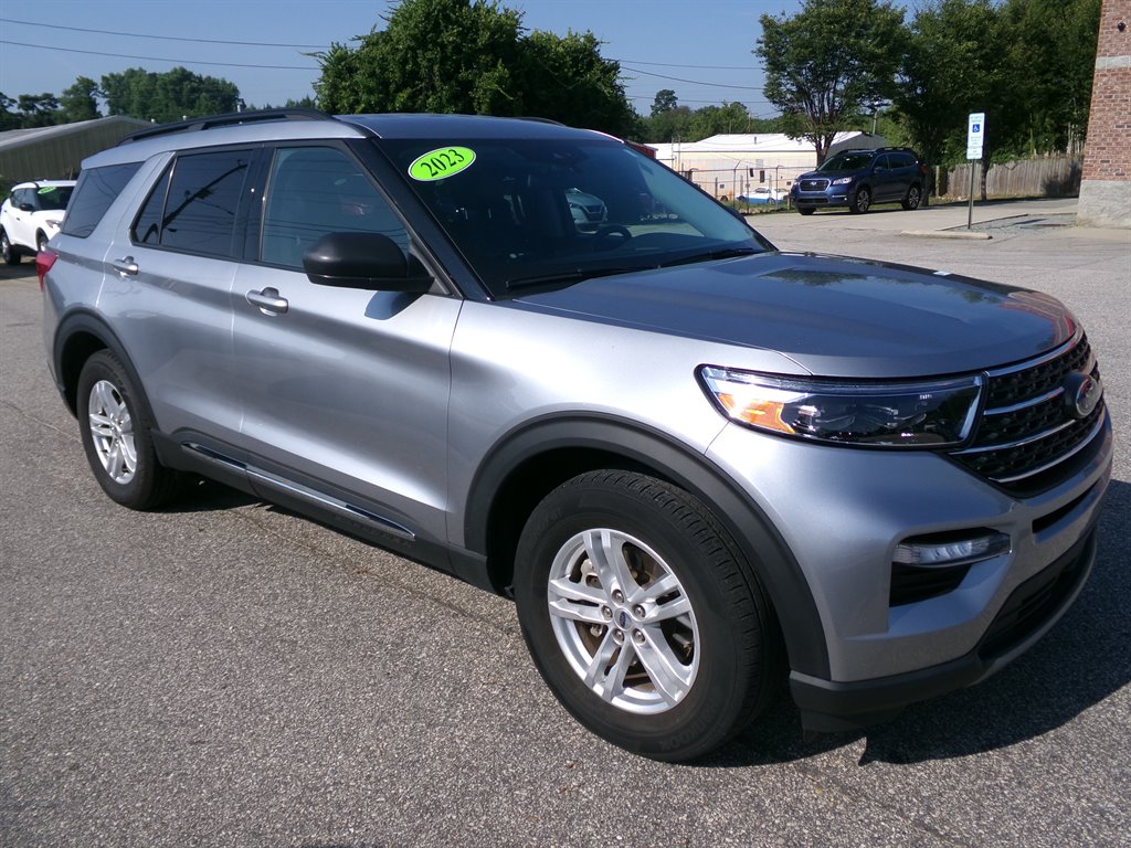 2023 Ford Explorer XLT photo