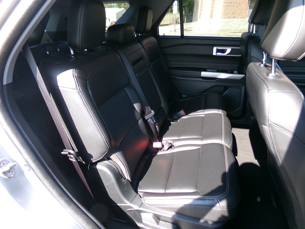 2023 Ford Explorer XLT photo