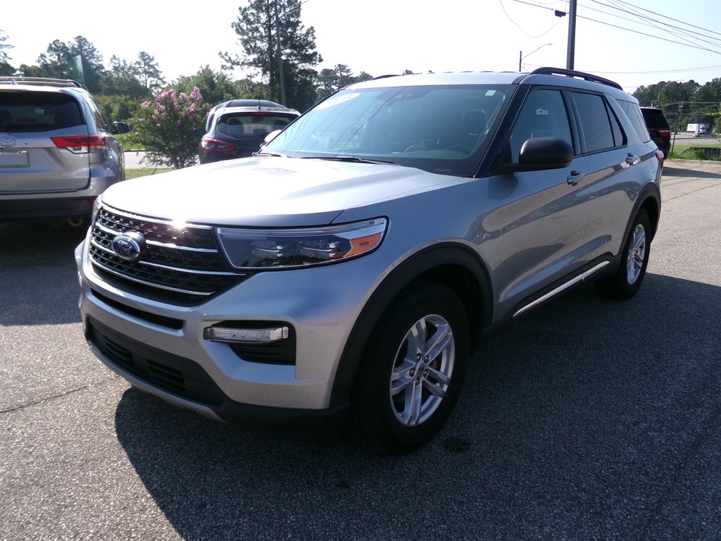 2023 Ford Explorer XLT photo