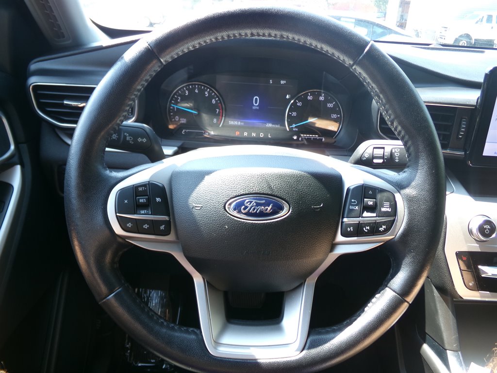 2023 Ford Explorer XLT photo